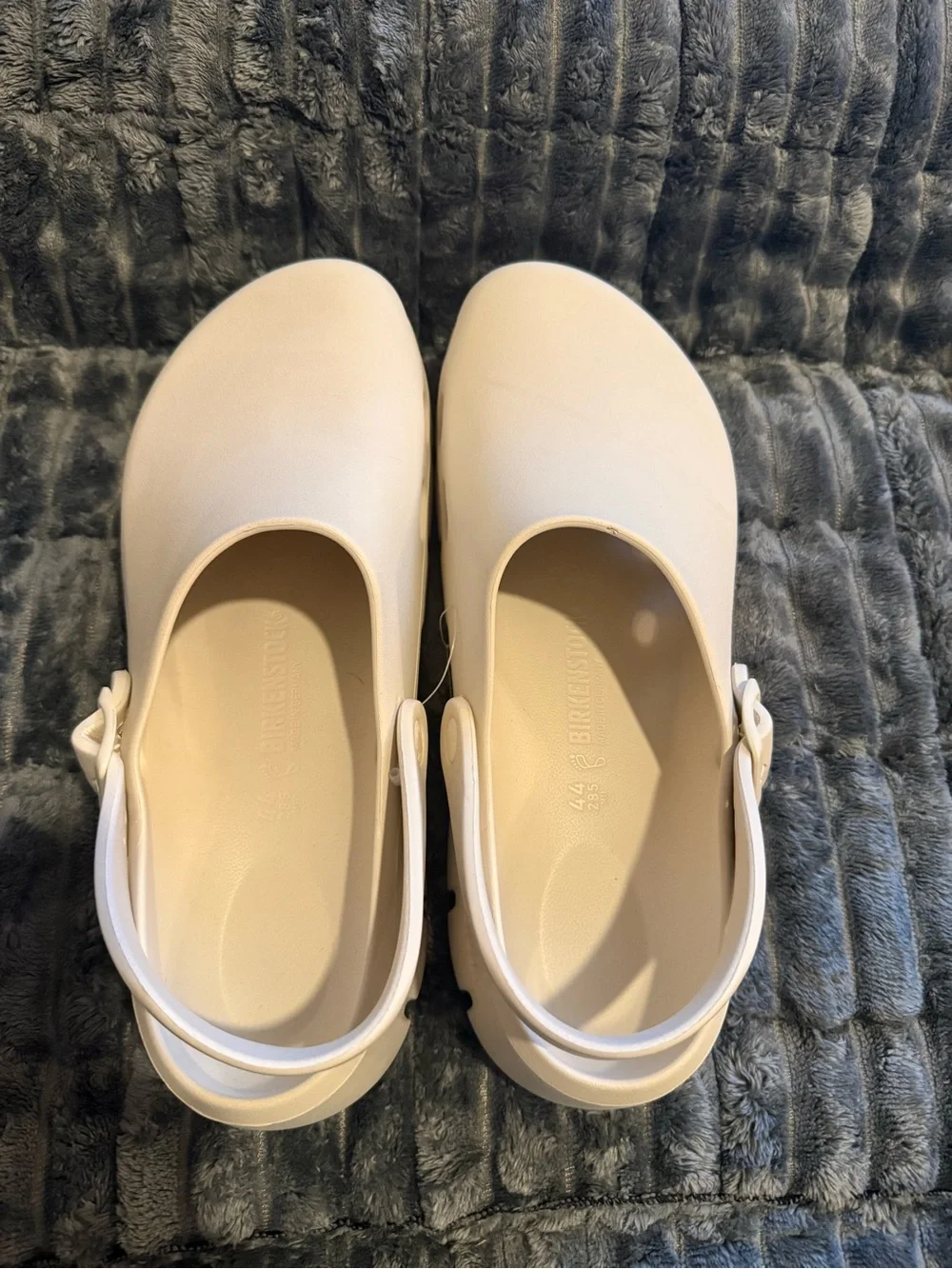 New Men’s Size 12 Birkenstock Cream Slip-On EVA Clogs with Adjustable Strap